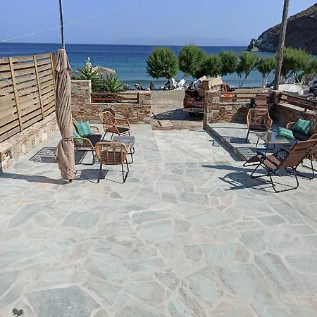 Mesonet In With Sea View Apartmán